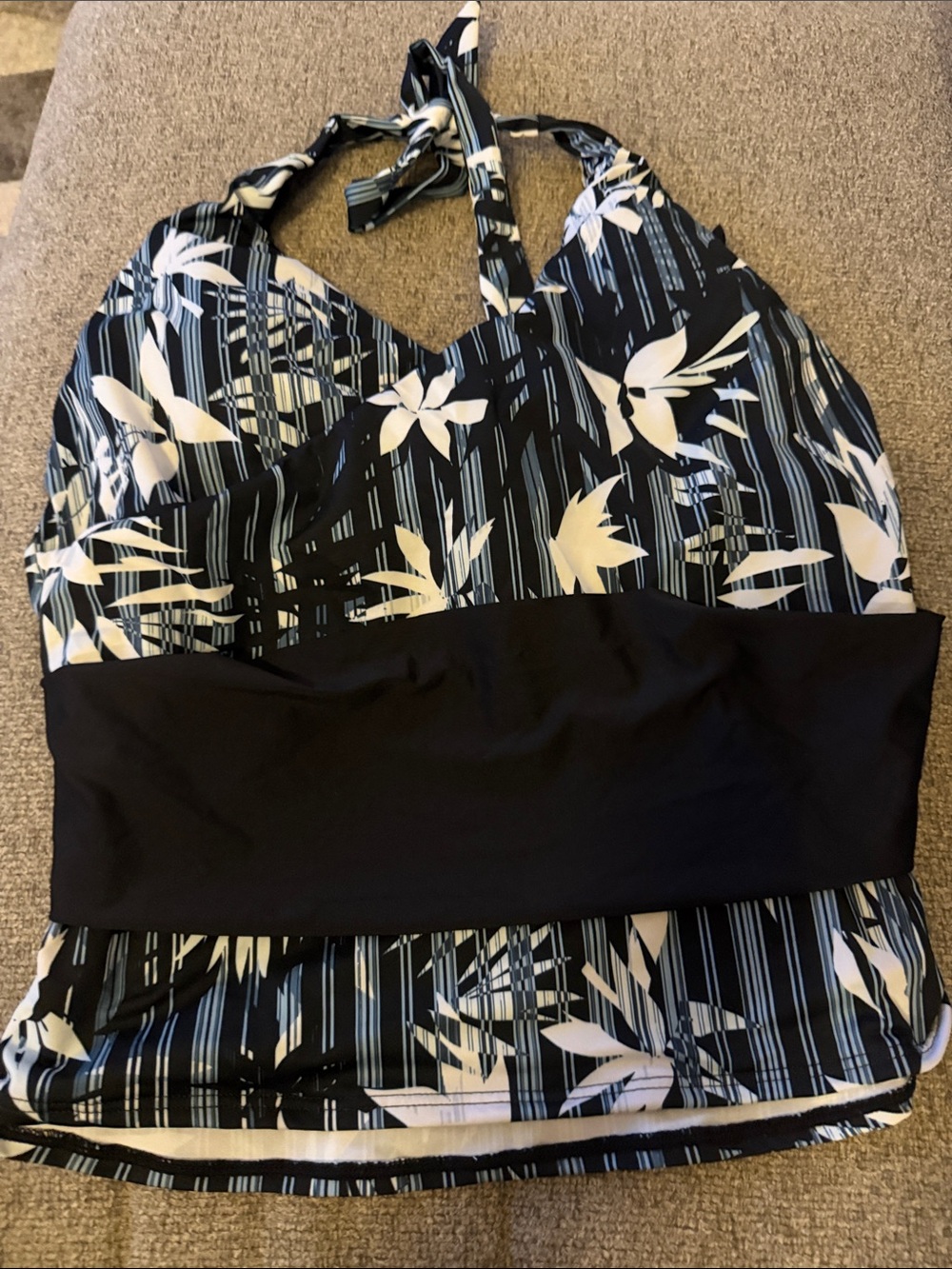 NWOTs Women’s Black & White Floral Halter Tankini Top